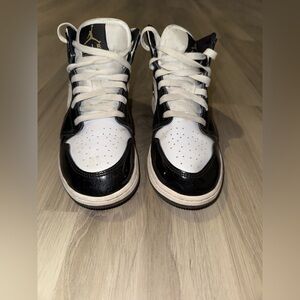 Nike Air Jordan  Kids Sneakers Black White Gold